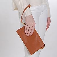 Vista 9 de Humble Chic bolsa pequeña de piel vegana, para usar cruzada o cartera con ajuste de pulsera, incluye hombro ajustable y correa para muñeca.