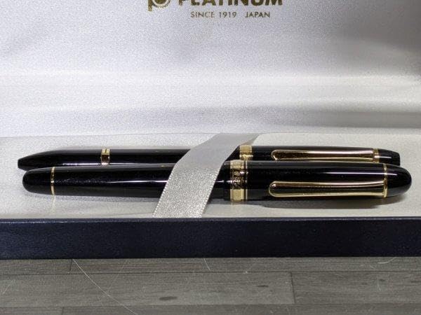 PLATINUM プラチナ 万年筆 #3776 14K F ボールペン付属 楽天市場】PLATINUM プラチナ 万年筆 #3776 ギャザード ブラック