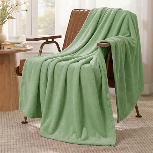 Image of Bedsure GentleSoft Green Throw Blanket for Couch - 300GSM Soft Cozy Fleece Blankets for Home Decor Gifts, Emerald, 50x60 Inches