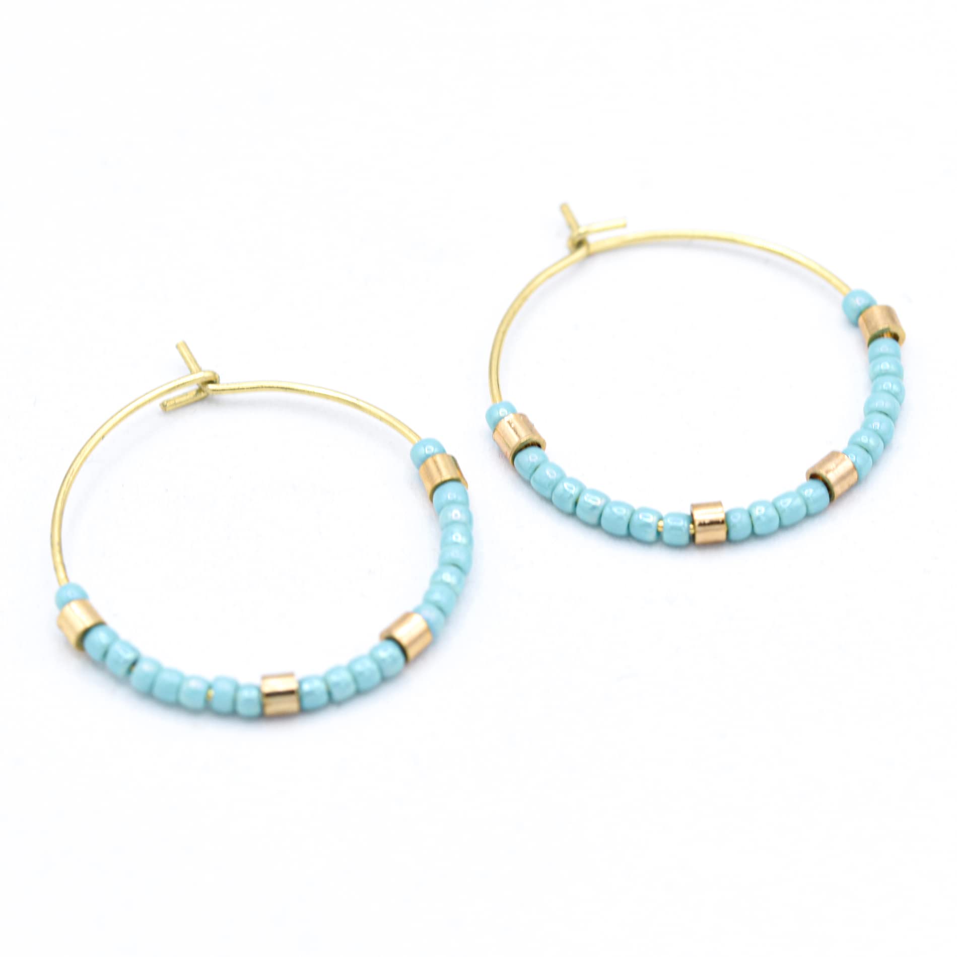 Créoles perles bleu ciel le cadeau idéal en acier et or 18k - 6