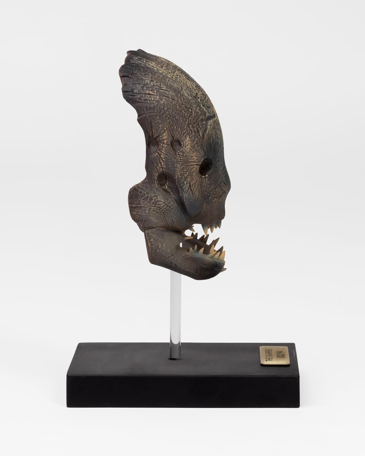ITEMLAB Dead by Daylight Replica 1/2 of The Trapper Limited Edition 20cm Mask, Black, Medium - Image 4