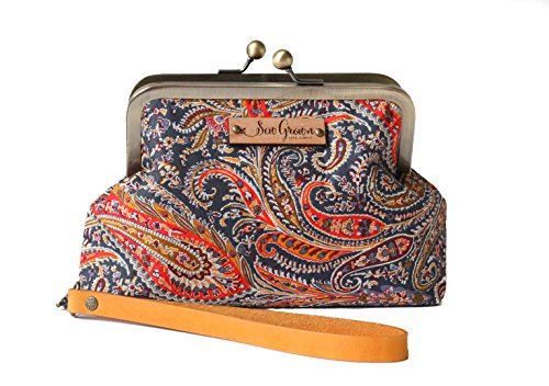 Essential Oil Carrying Case Designed to Hold 8 Bottles of Various Size - Felix Medium with Wristlet