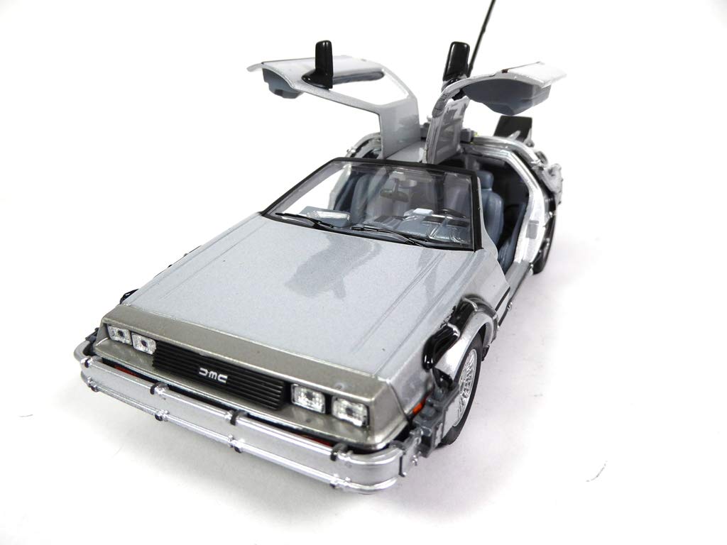 OPO 10 Voiture Delorean du Film Retour vers Le Futur I - échelle 1:24 (Ref: 01V-22443)