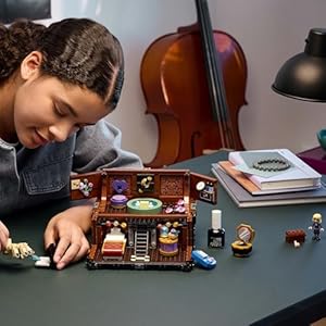 Amazon.co.jp - レゴ® ウェンズデー ハンドの部屋 76785