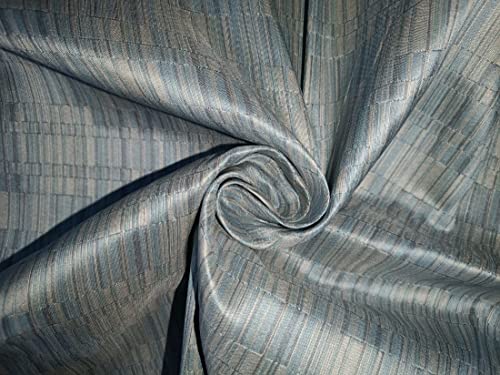 Tissu jacquard 100% soie bleu poudré pour donner vie à vos rêves créatifs