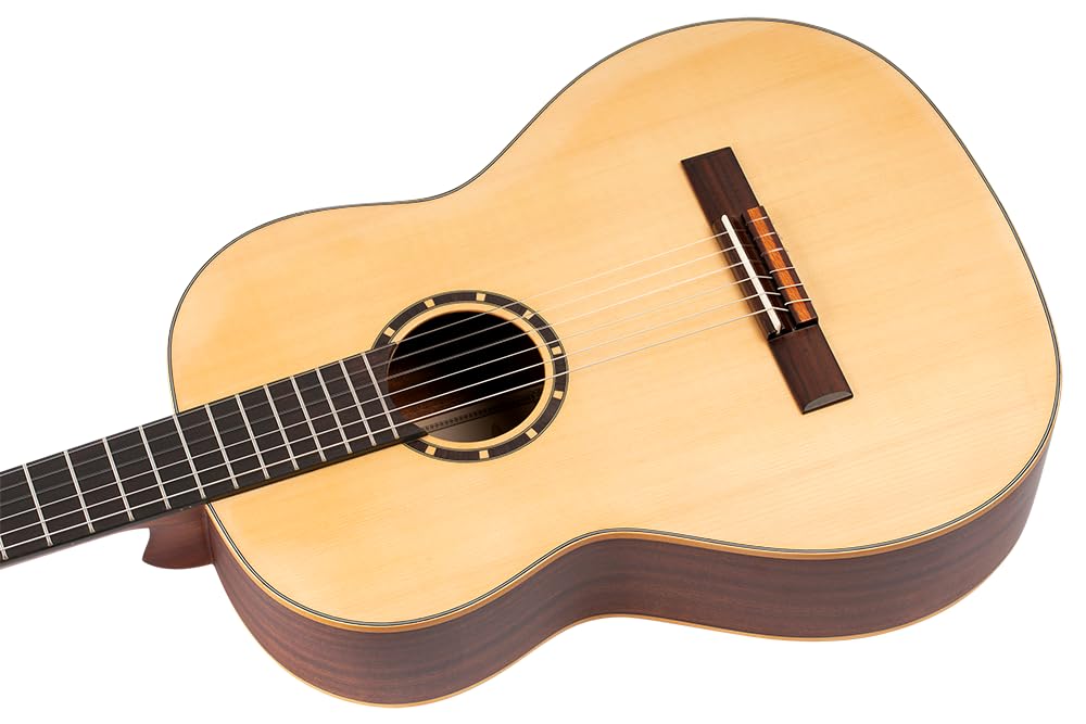 Ortega Guitars Chitarra Concerto Slim Neck Full Size - Serie Family - include Gig Bag - top in mogano/abete (R121SN)