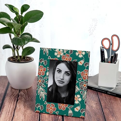 Image of Photo Frame with Gift Box | Size: 9 inch x 7 inch (Photo 4 inch x 6 inch) | Emerald Batik | Aesthetic Decorative Photo Frame for Wall Mount and Tabletop