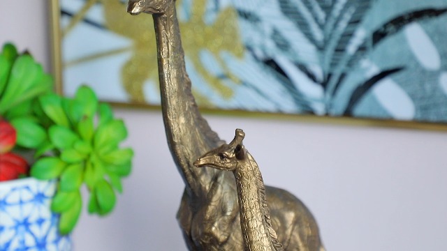 Figura decoración jirafa 6"x2"x11" dorada miniatura 7