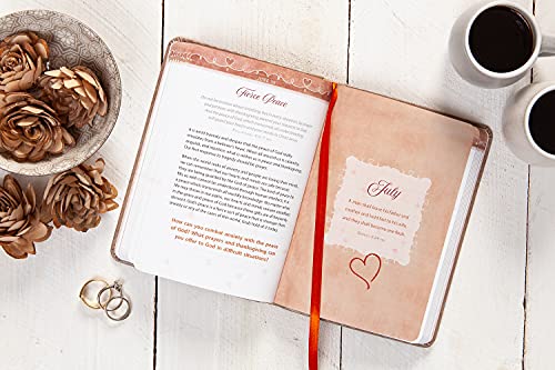 Image of Mr & Mrs: 365 Daily Devotions for Busy Couples