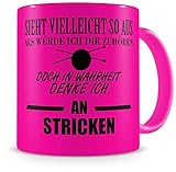 Samunshi® Stricken Tasse mit Spruch Geschenk für Mann Frau Oma oder Opa Kaffeetasse groß Lustige Tassen zum Geburtstag neon pink 300ml