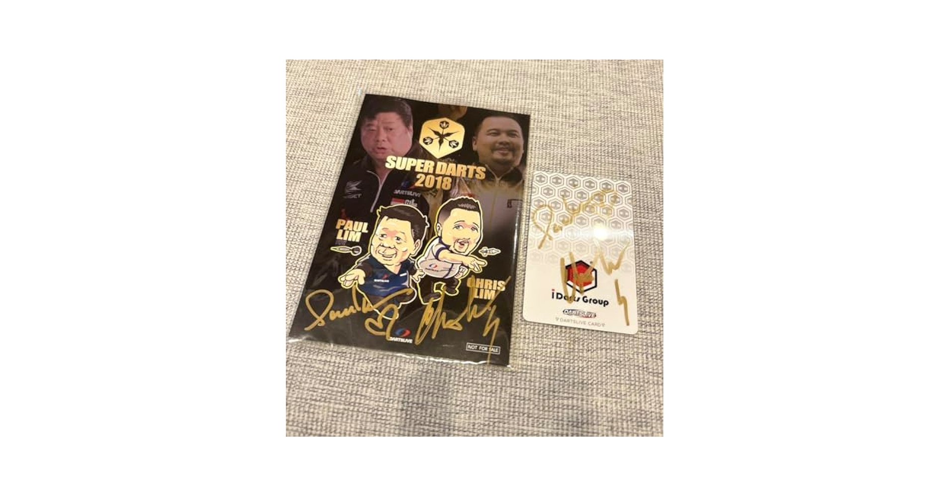 (激レア)サイン入り ダーツライブカード キーホルダー など Amazon.co.jp: サイン入り ダーツライブカード キーホルダー