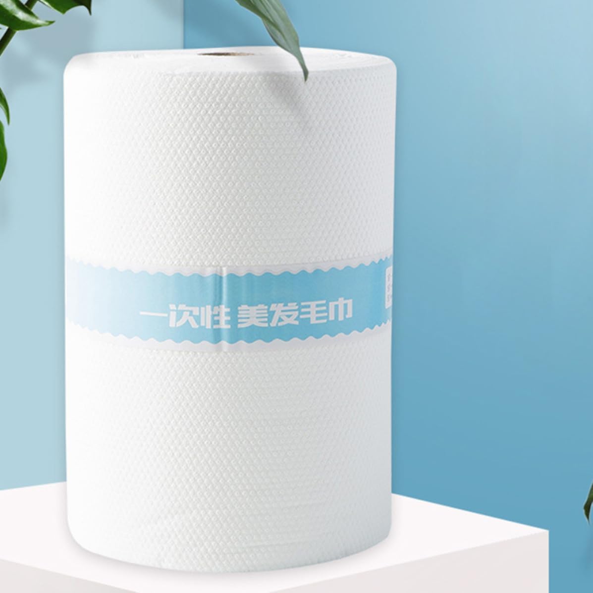 Disposable Towels 30x65cm Water Absorbent Wipes Super Absorption and Good Toughness, Non-Woven Fabric Pedicure Accessory for Beauty Salon and Hot Spring Use, Suitable for Women