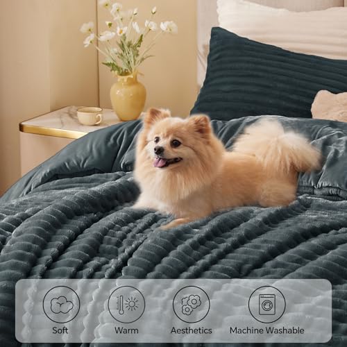BEDELITE Fleece King Comforter Set -Super Soft & Warm Fluffy Dark Grey Bedding, Luxury Fuzzy Heavy Bed Set for Winter with 2 Pillow Cases