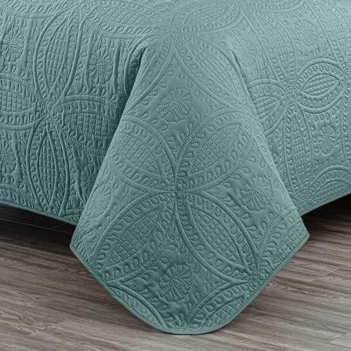 Image of Chezmoi Collection Austin 3-Piece Oversized Bedspread Coverlet Set King, Spa Blue, 118 by 106-Inch