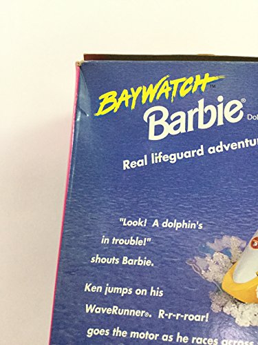 Muñeca Barbie Baywatch con delfín y accesorios miniatura 4