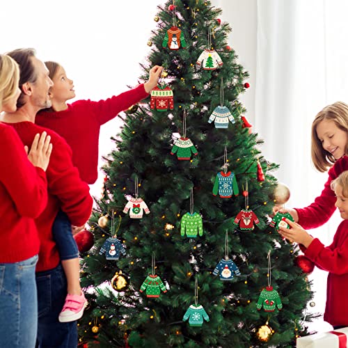 Décoration sapin de Noël bois au design soigné de pull moche de fête