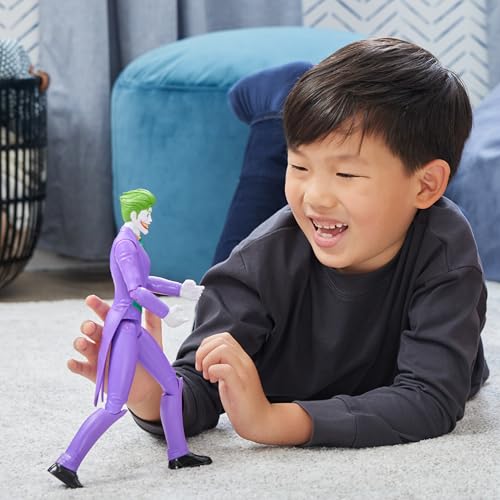 DC Comics Batman - Joker - Figurine Joker 30 CM - Univers Batman - Figurine Joker Articulée De 30 cm - Jouet à Collectionner - Jouet Enfant 3 Ans et +