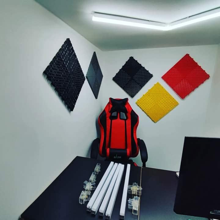 Oświetlenie LED Sufit Ściana Nowoczesny Design Detailing Gummistyczne Nadwozie Samochodowe Salon Piękności Warsztat Polerowanie Samochodów
