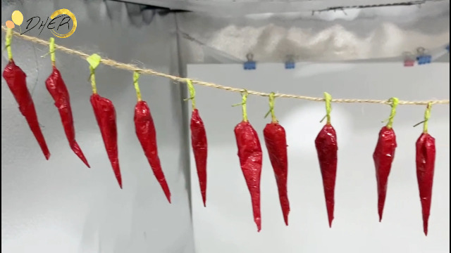 Kunstmatige Rode Peper Nep-Groentestring Faux Groente Krans voor Huis, Keuken, Tuin en Interieur Decoratie - Realistische Hangende Groente Foto Prop (#1
