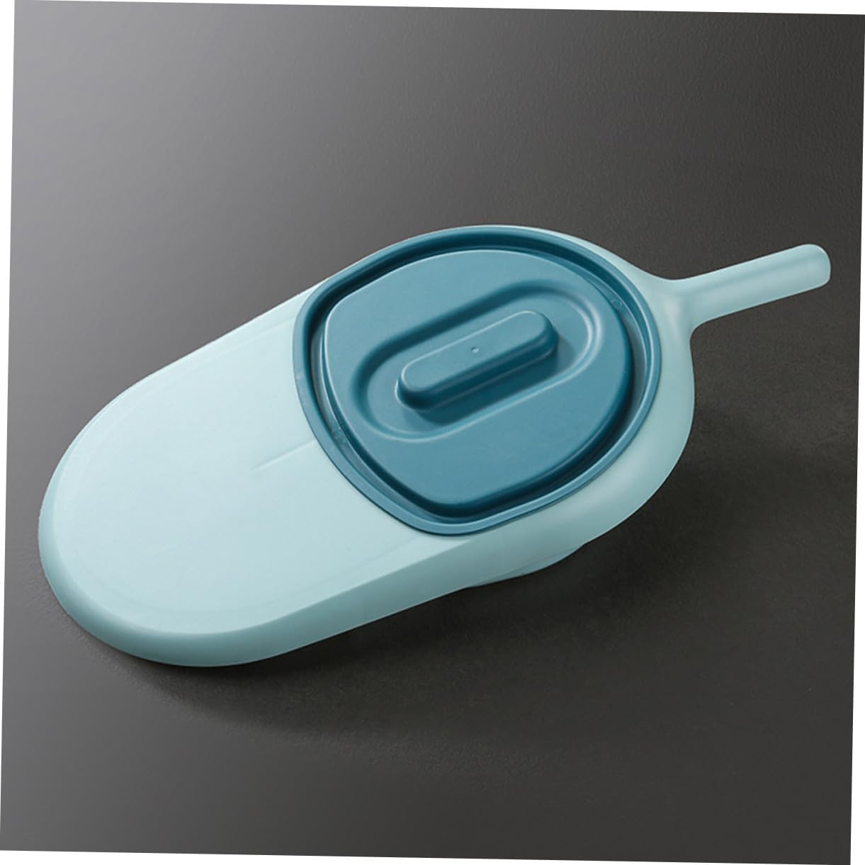 Plastic Handle Lidded Bedpan for Bedridden Patients Sturdy Plastic Urinal Pot with Contoured Shape for Elderly Women Men Pregnant Adults Hospital and Home Use