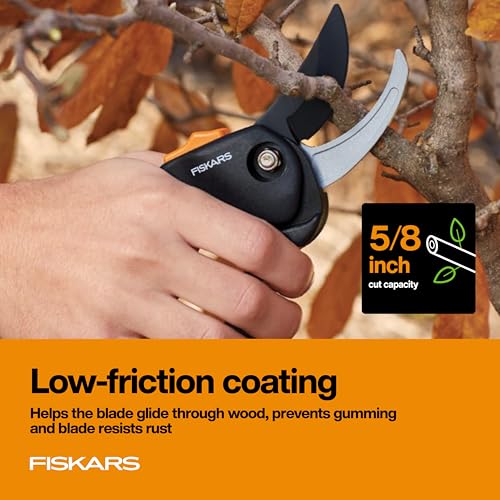 Fiskars SoftGrip Bypass Pruning Shears, 5/8" Cut Capacity Garden Clippers