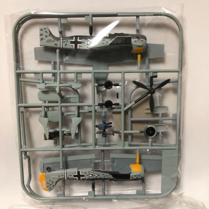 フォッケウルフ Fw190A-5 1/100 54戦闘航空団 第1飛行隊長 Amazon.co.jp: フォッケウルフ Fw190A-5 1100 54戦闘航空団 第1