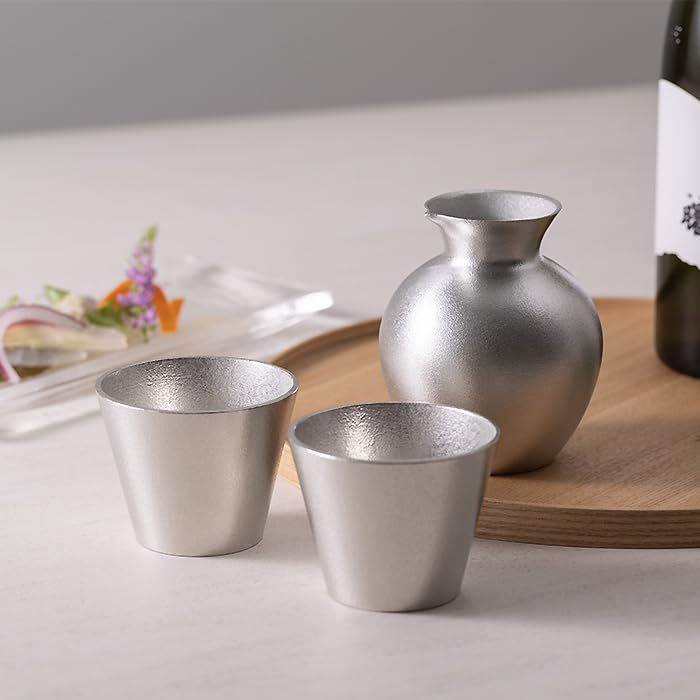 Amazon｜能作 錫徳利・錫猪口 2ヶセット（桐箱入） 〔錫100%〕 e00255