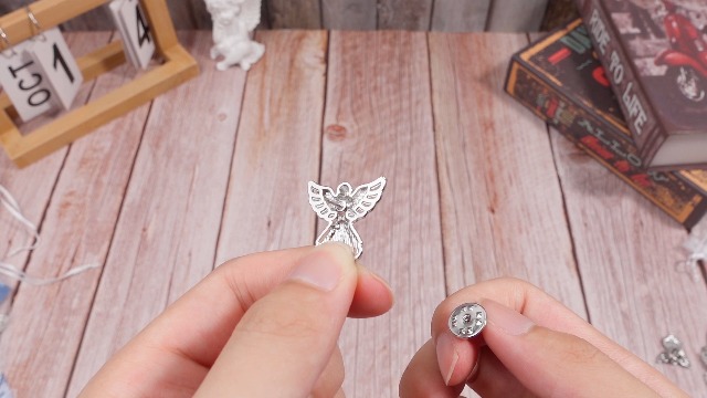 Amazon.com: Geosar 25 Set Memorial Angel Sign Pins Funeral Pocket