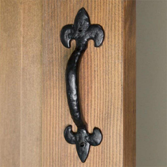 Hardware-Solutions - Fleur De Lis Design - Door Pull Handle - Antique Black Finish - 178mm - Pack 1 - Fixings Included - Interior/Exterior Use - Image 2