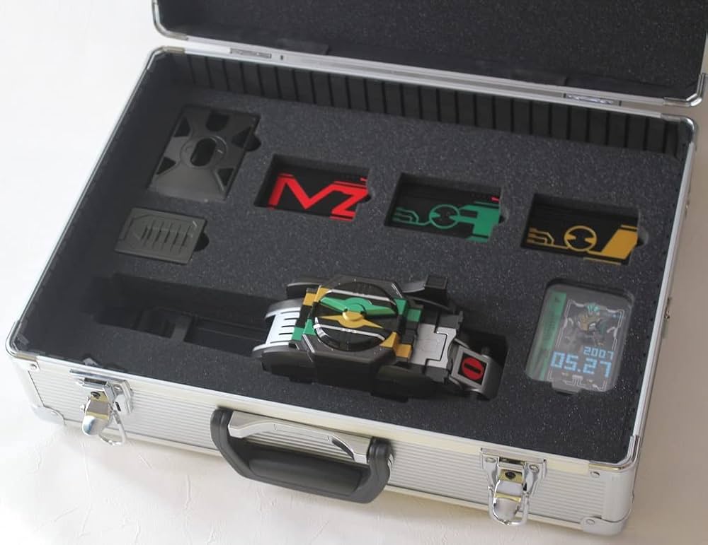 【未使用・送料無料】仮面ライダーオーズ ベルト 収納アタッシュケース Amazon.co.jp: ケースのみ商品 CSM戦極ドライバー ロックシード