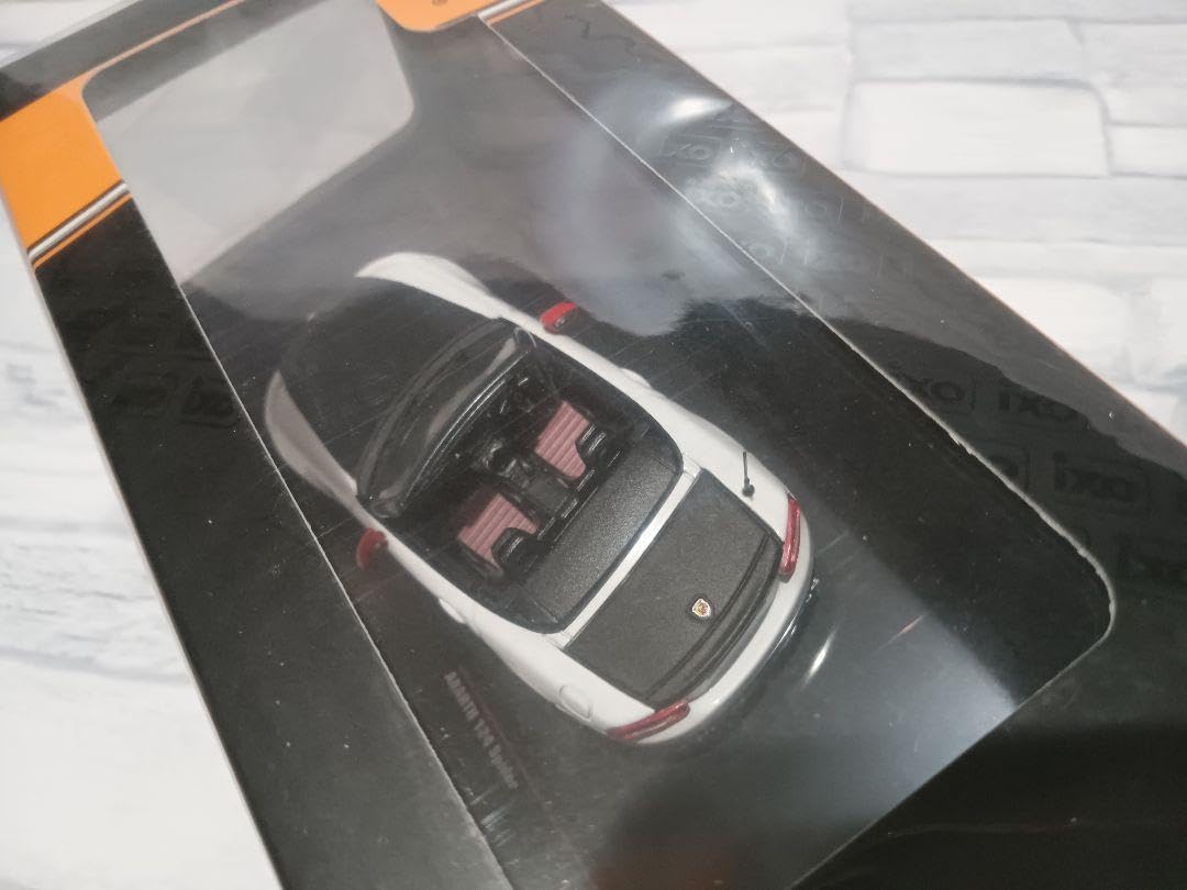 1/43 フィアット　アバルト　124スパイダー　ディーラー　ミニカー　ホワイト Amazon | 1 43 フィアット アバルト 124スパイダー ディーラー