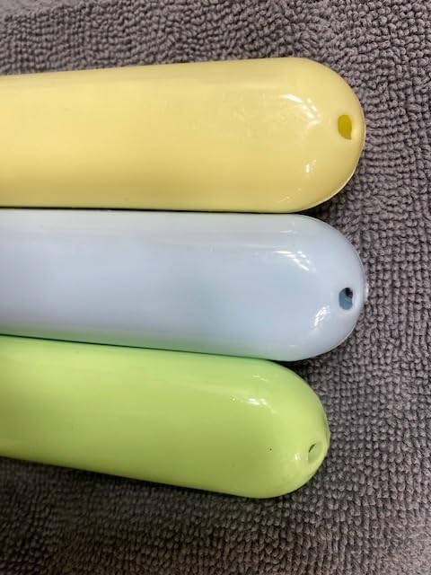 Miniatura 3 de Estuche de viaje para cepillos de dientes, fundas de plástico para cepillos de dientes, paquete de 3 (los colores varían)