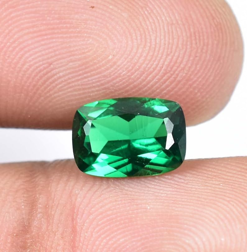 Émeraude de prestige taillée en coussin pour bague d'exception - 4