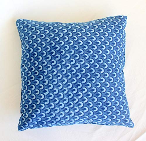Canapé indien sublimé avec une housse de coussin bleu indigo à pompons - 5