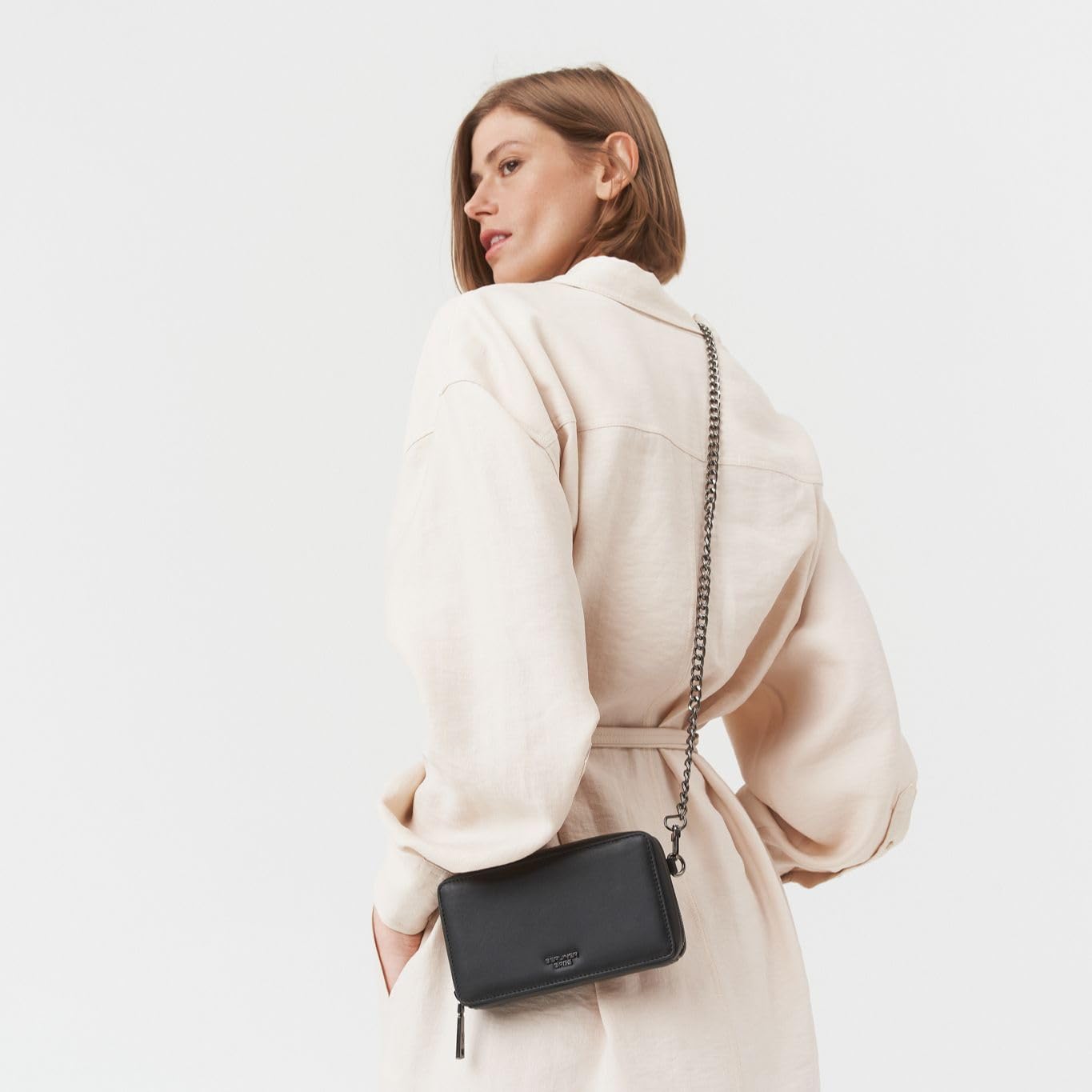 Berliner Bags Umhängetasche Seoul Go to Pocket Premium - Schwarz