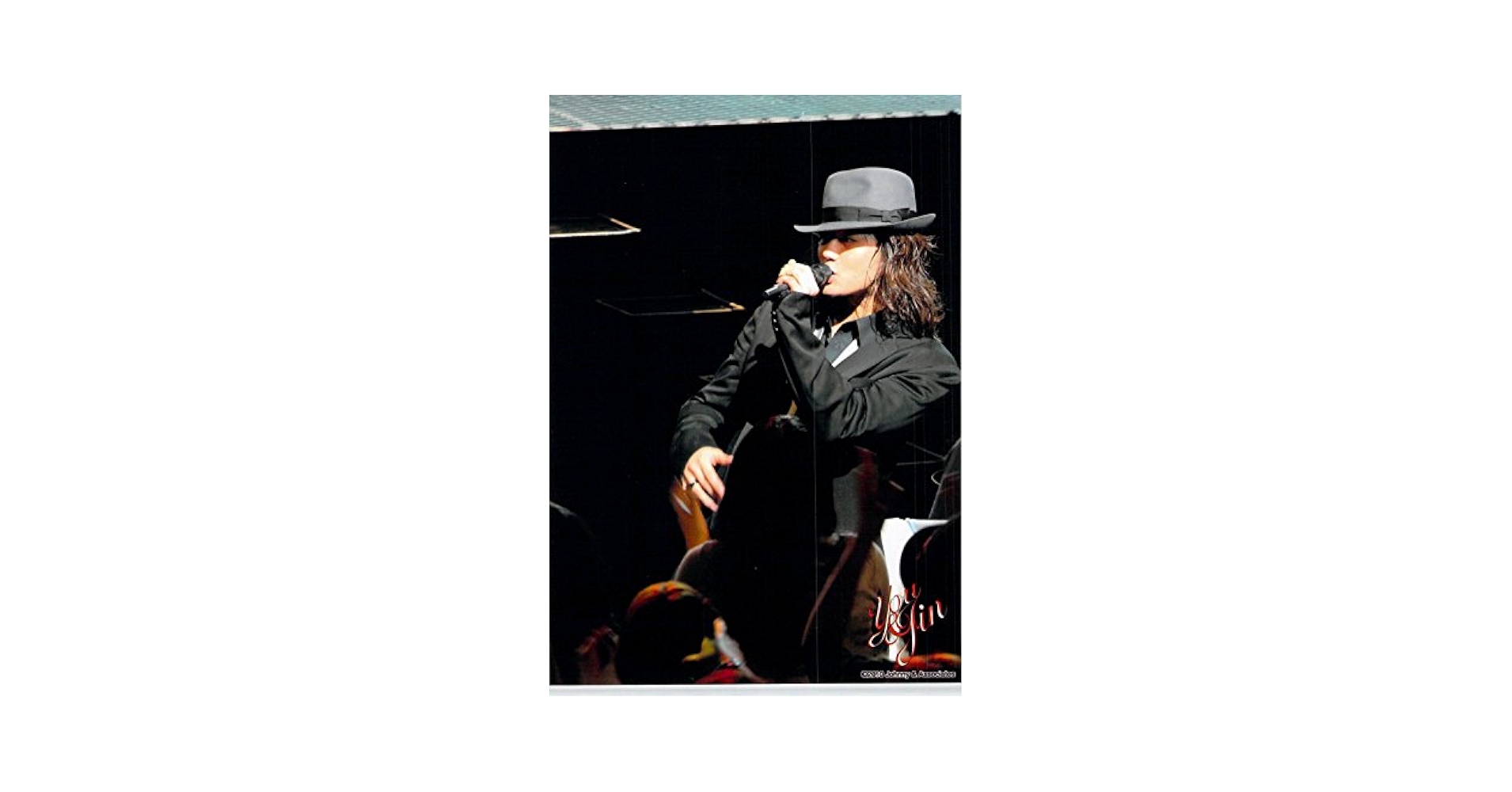 Amazon.co.jp: KAT-TUN 赤西 仁 【公式写真・スリーブ付き】a73