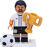 Kompletter Inhalt der original LEGO Tüte (Figur, geöffnete Tüte, Anleitung, Platte und Fußball)