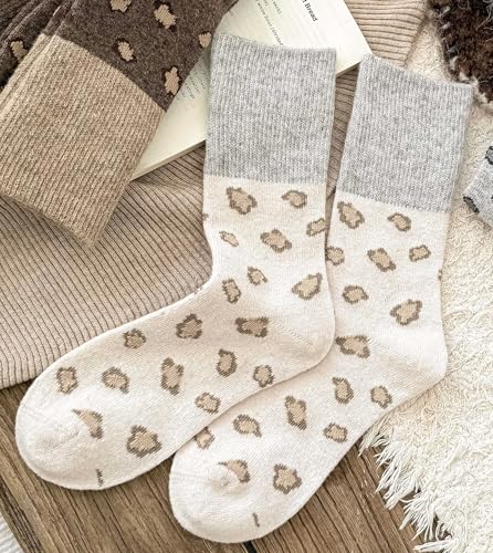 Image of Women's Leopard Animal Cheetah Print Crew Ankle Cotton Socks Size 5-9