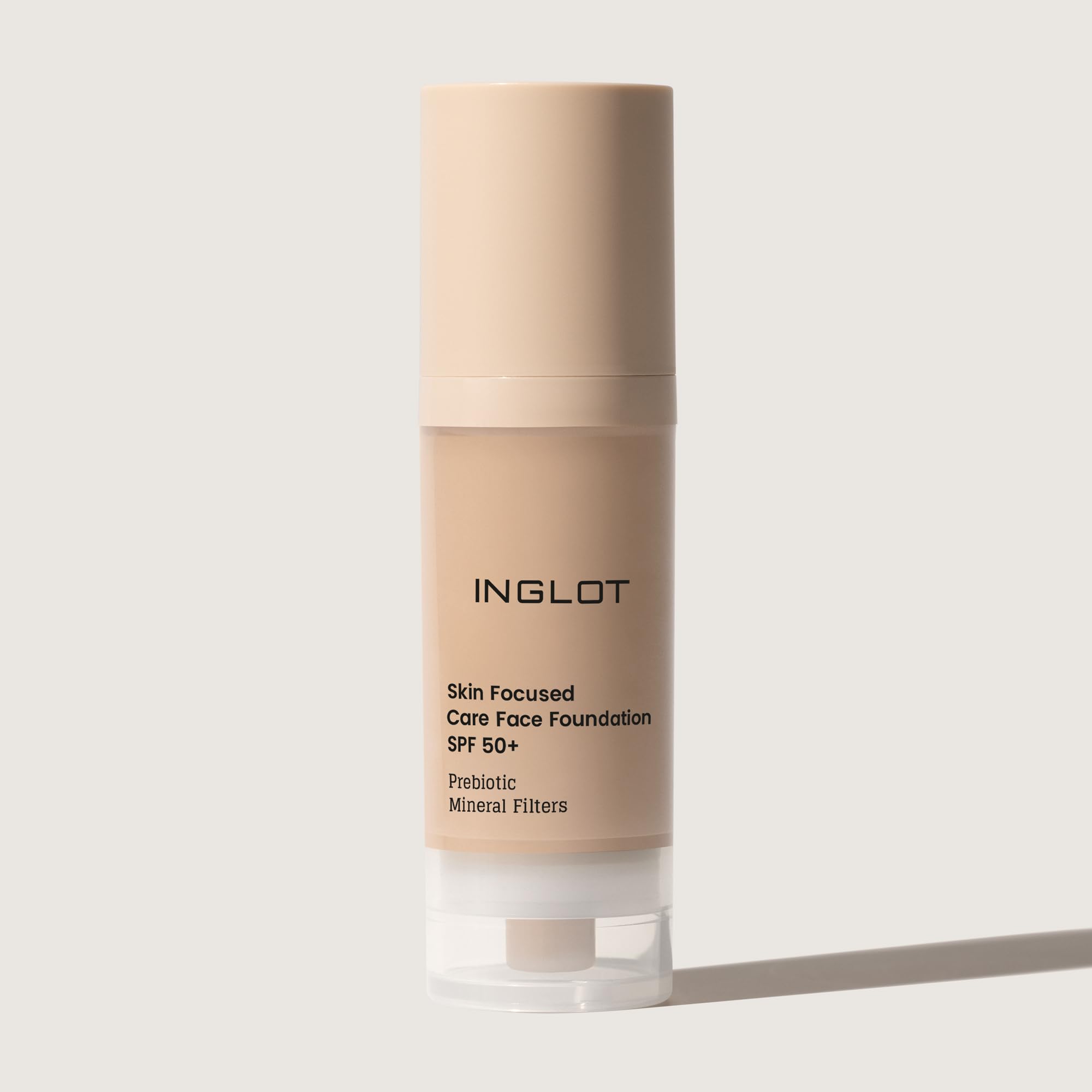 Base de maquillaje iluminadora Inglot con beneficios para el cuidado de la piel | Protección solar | Fórmula vegana | Base de maquillaje facial FPS 50 | 30 ml 306 Beige medio