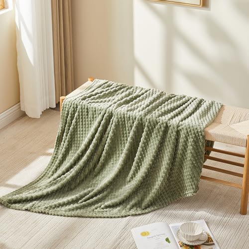 Image of EMME Fleece Blanket, 3D Jacquard Throw Blanket for Couch and Bed, Soft Cozy and Fluffy Blankets Lightweight Luxury Flannel with Geometric Grid Design (Forest Green, 50 inch x 60 inch)
