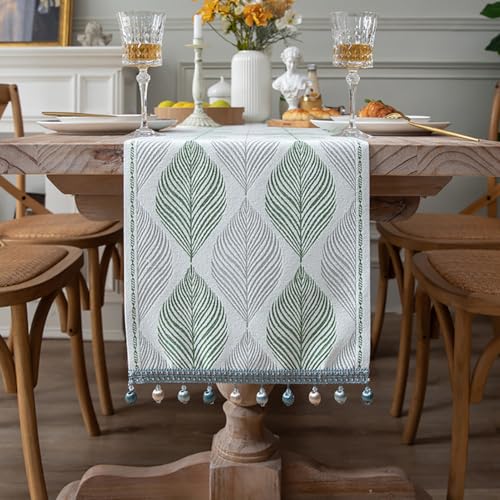 Chemin de table vert avec pompon bicolore 32x140cm pour décoration de cuisine