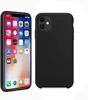 Capinha Colorida Compatível Com iPhone 11 Vermelha,Preta, Laranja, Amarela, Azul, Rosa, Pink, Branca, Lilás, Marrom, Verde, Roxo, Case Slim Flexível Aveludada PREMIUM (Preta)