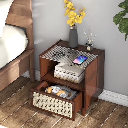 GIANTEX 2er Set Nachttisch aus Bambus, Nachtschrank mit Rattan-Schublade & offenem Fach, Beistelltisch mit Glastischplatte, Sofatisch Holz Vintage, Nachtkommode mit Kabelführungsschlitzen, 43x35x50cm