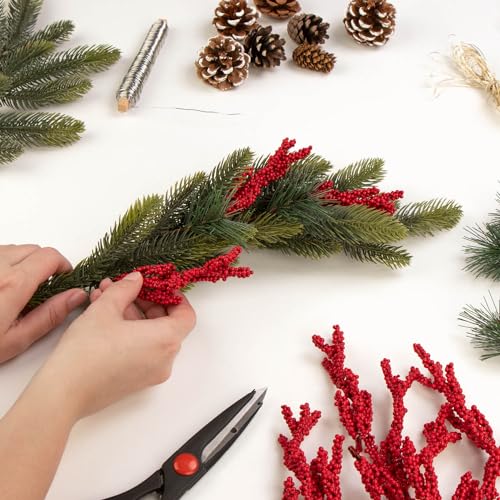 com-four® 25x Deko-Zweig - dekorative Stechpalmenbeeren als Bastelbedarf - DIY Zubehör für Kränze und Gestecke - kleine Beeren Streudeko (25 Stück - viele rote Beeren)