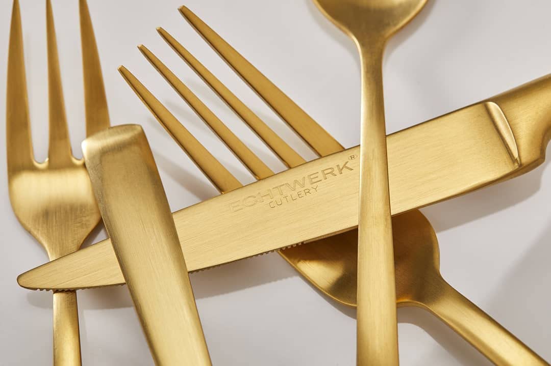 ECHTWERK Avelino Gold Edition - Cubertería (16 piezas, para hasta 4 personas, acero inoxidable 18/10, mate, para mesa de comedor, decoración de mesa para bodas y mesa de fiesta