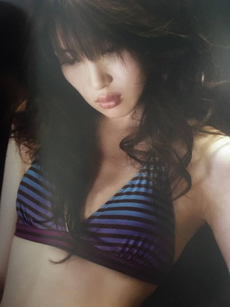 Amazon.co.jp: Rin 高梨臨ファースト写真集 初版 帯付き 直筆