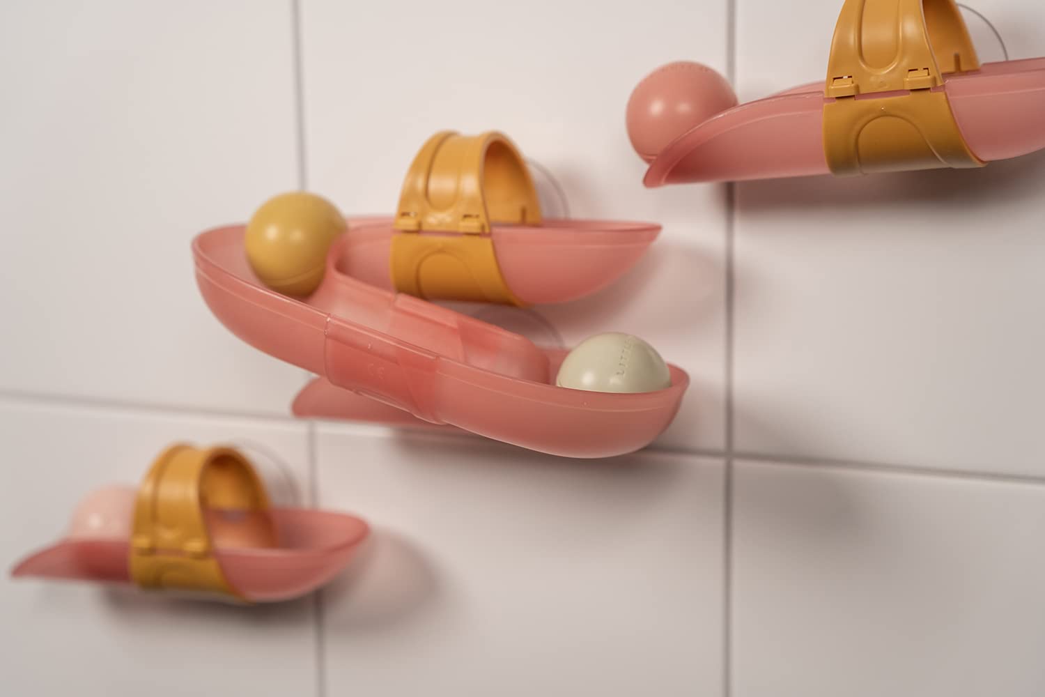 Little Dutch Pista a sfera da bagno con palline per la parete, giocattolo da bagno per neonati, rosa