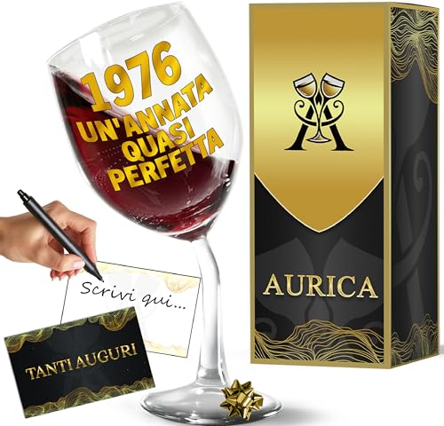 Aurìca Calice Vino Personalizzato 50 Anni - Regala Un Bicchiere Piegato Elegante E Simpatico Per Compleanno Uomo E Donna con Scatola Regalo Inclusa! Un Brindisi Originale 1976 Un’Annata Quasi Perfetta