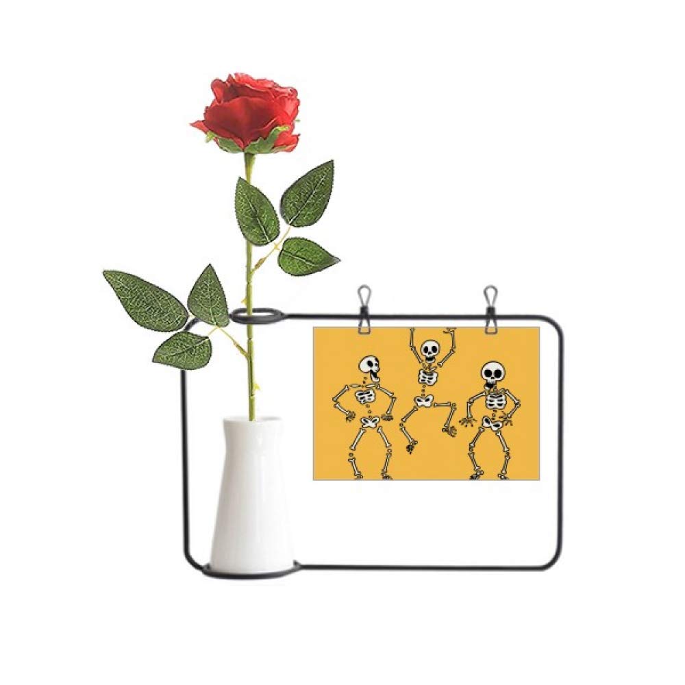 Squelettes de roses artificielles suspendus pour créer une ambiance de table d'Halloween