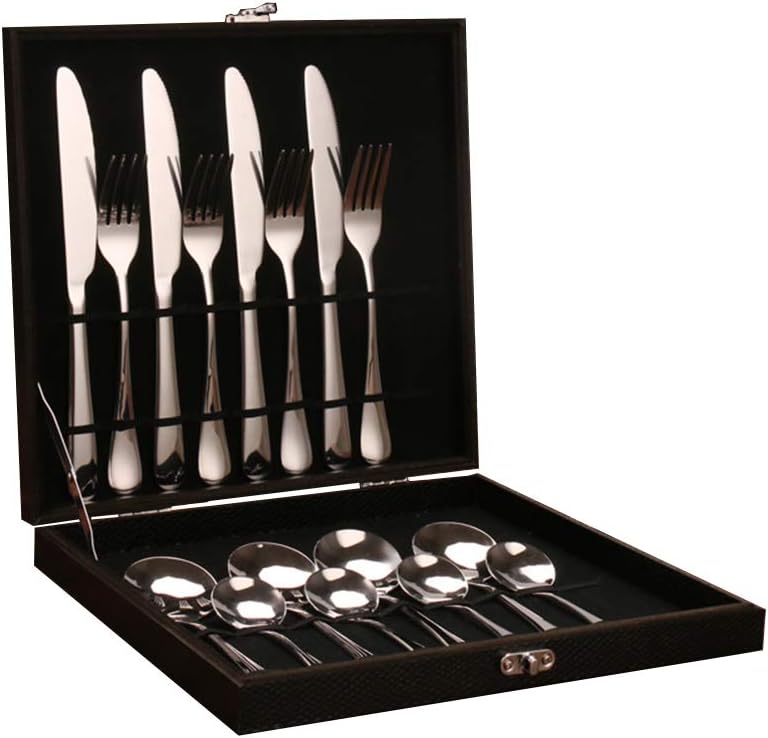 set di argenteria per 4 campeggi